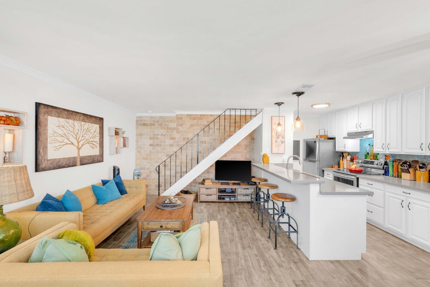 323 Blossom Hill Road 3