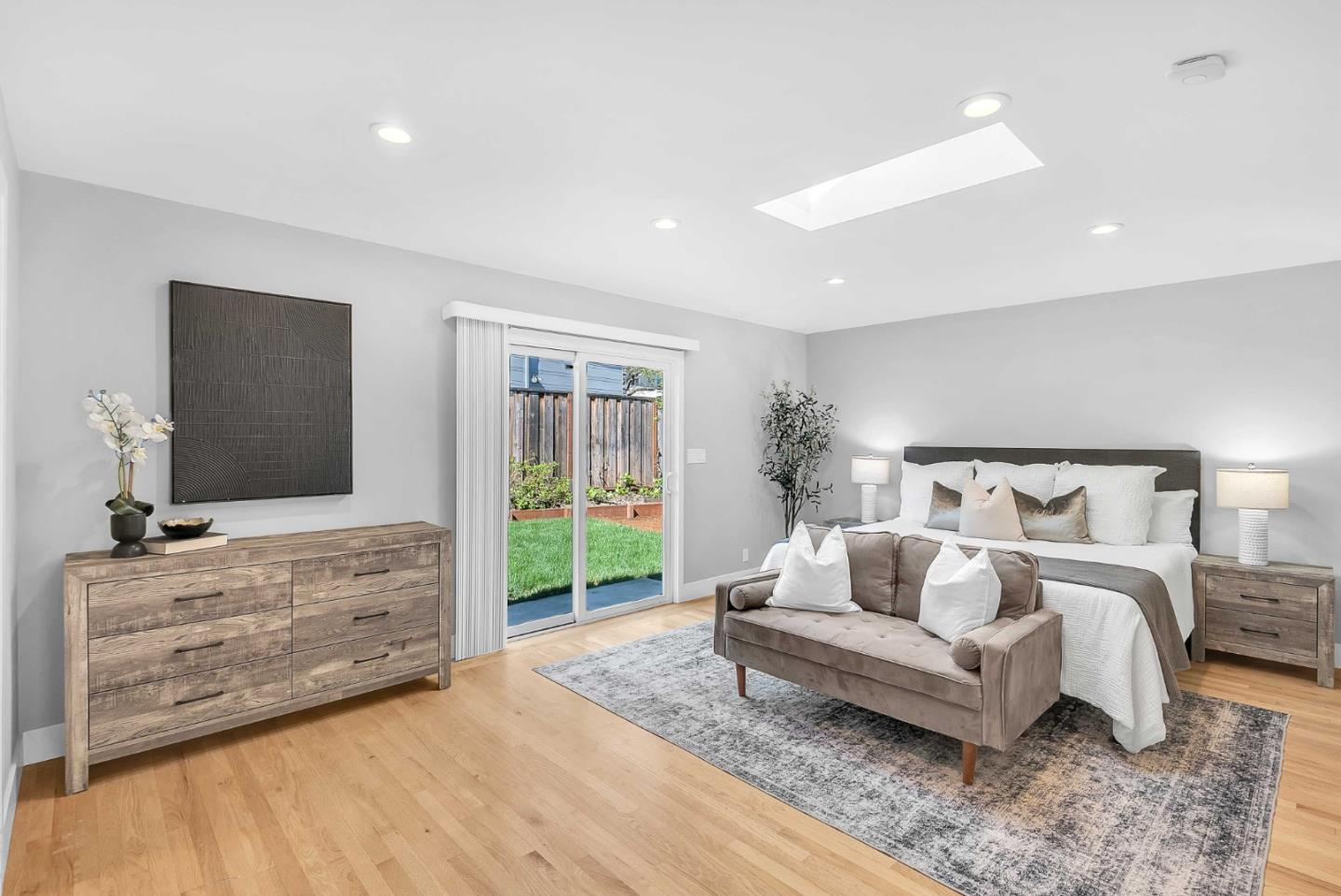 2204 Roosevelt Avenue