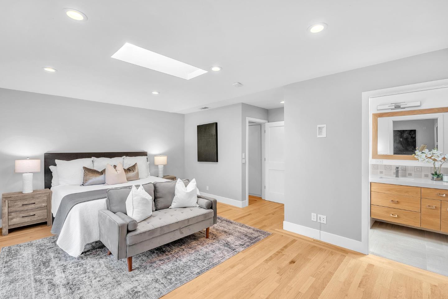 2204 Roosevelt Avenue