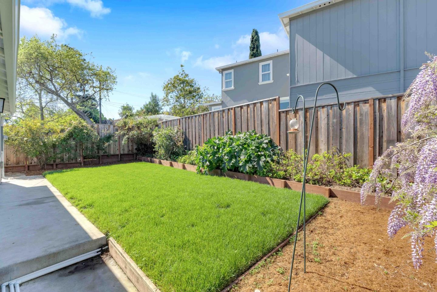 2204 Roosevelt Avenue