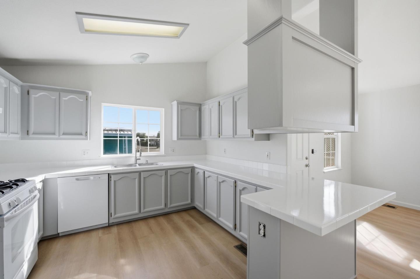3300 Narveaz Avenue Unit: 3