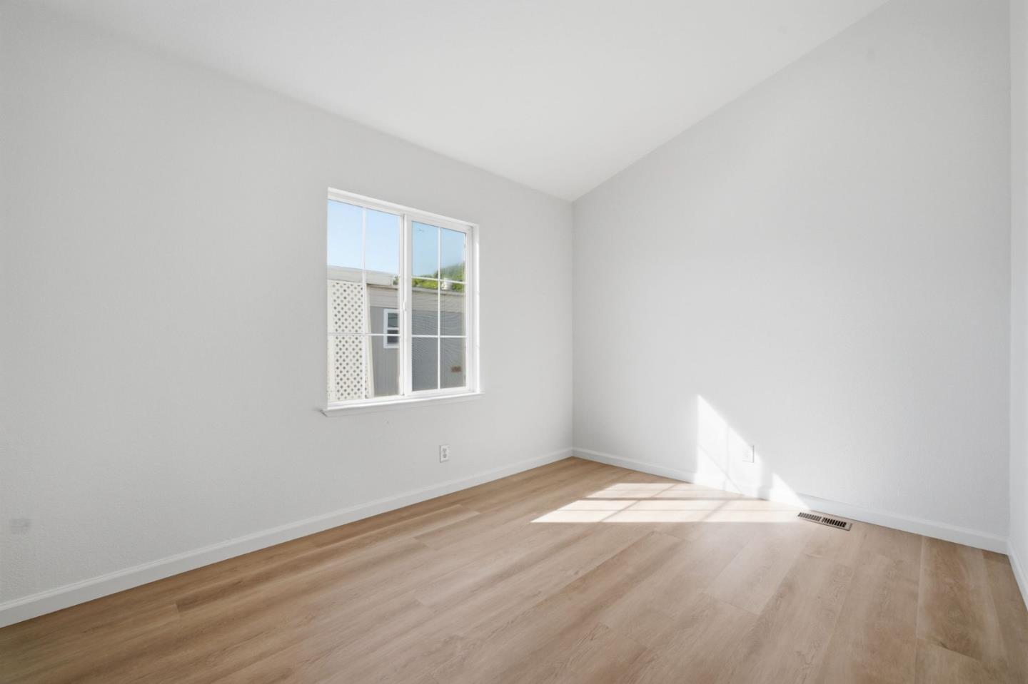 3300 Narveaz Avenue Unit: 3
