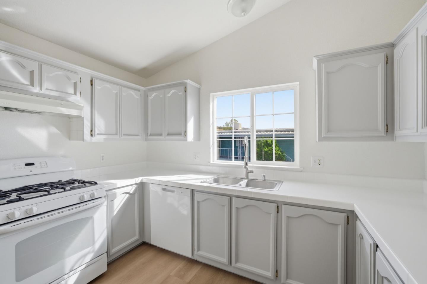3300 Narveaz Avenue Unit: 3