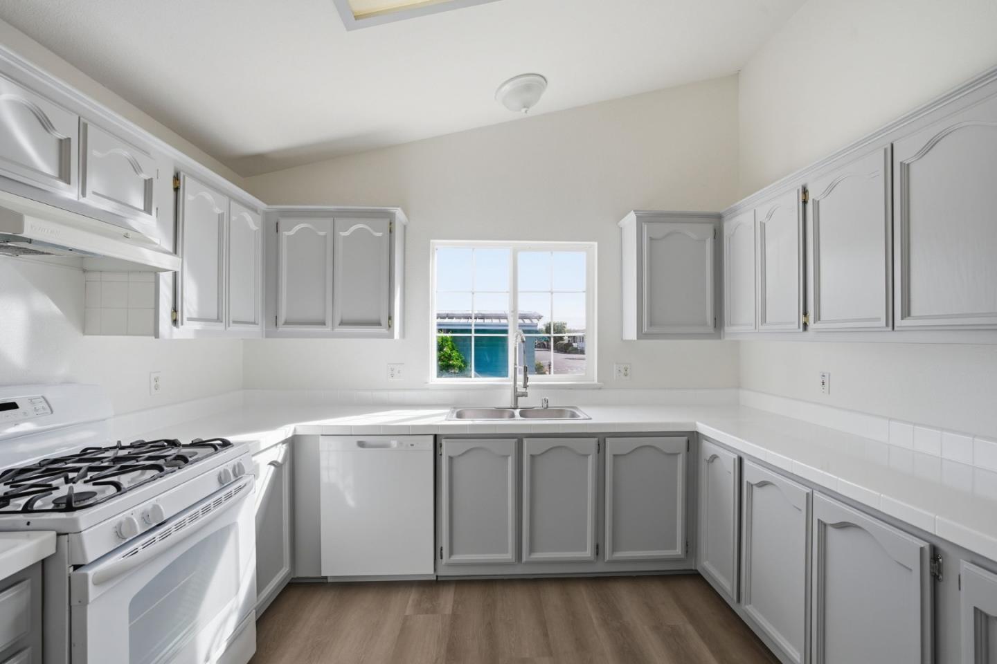 3300 Narveaz Avenue Unit: 3