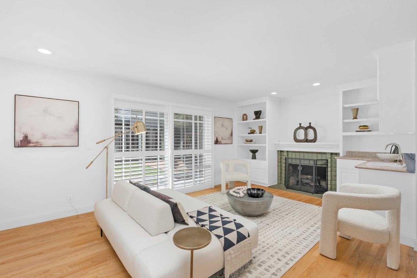 1060 Shandwick Court