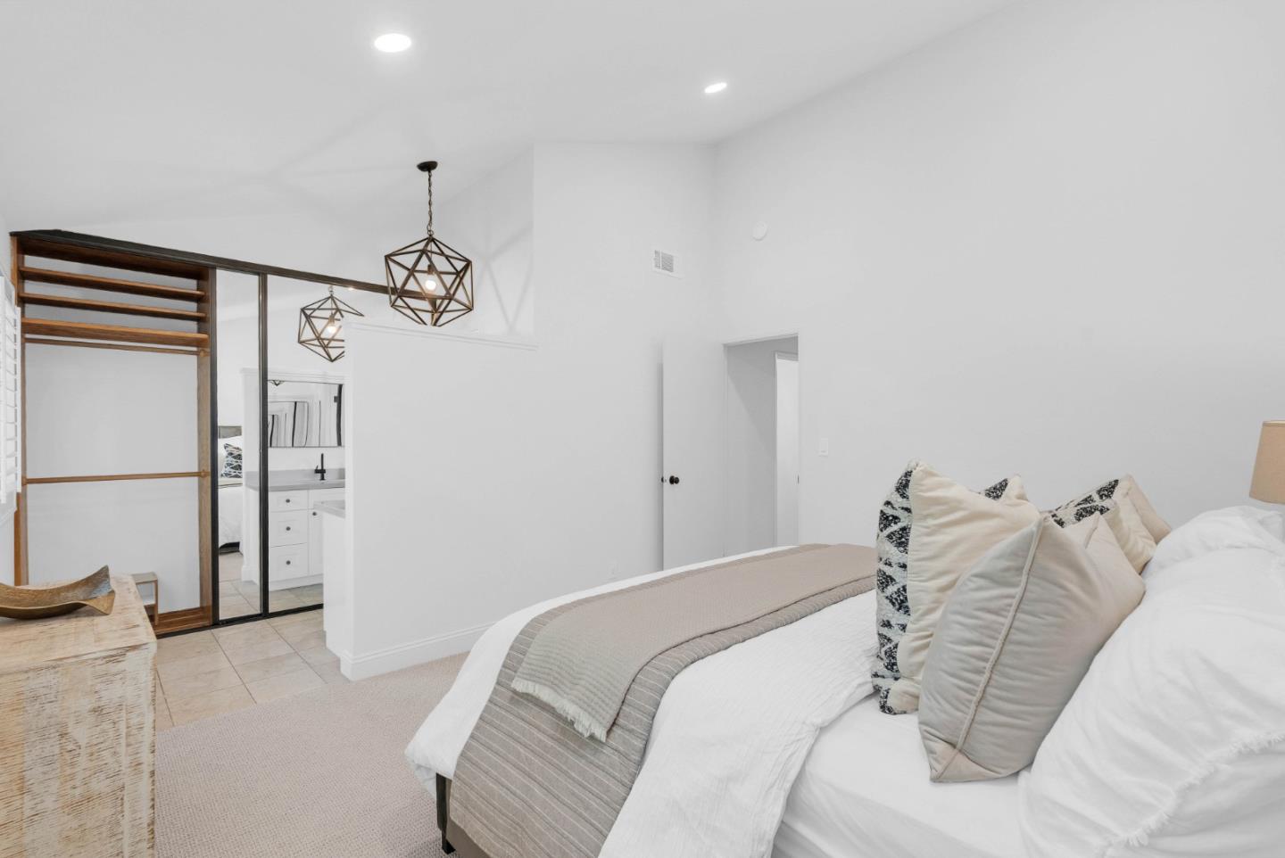 1060 Shandwick Court