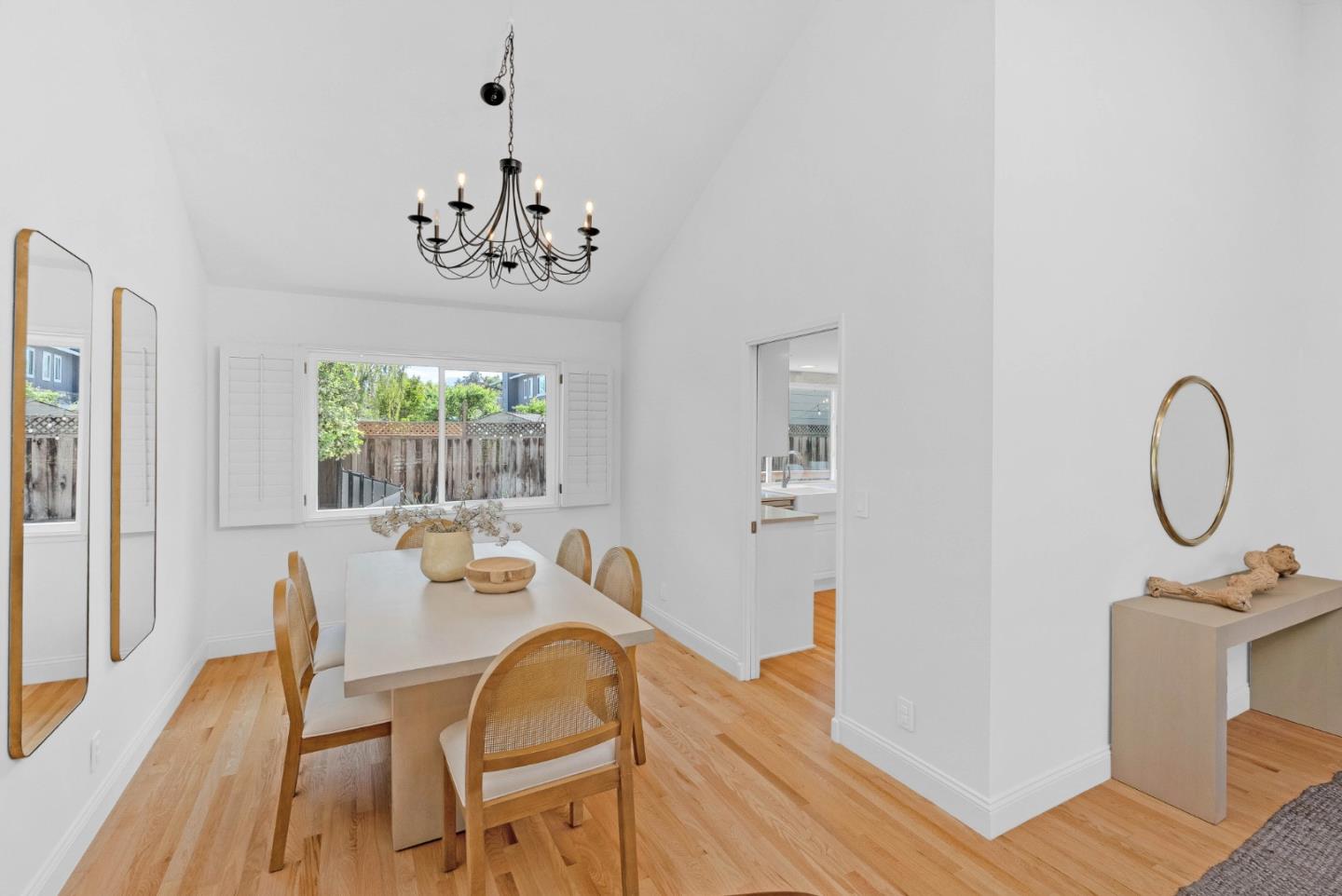 1060 Shandwick Court