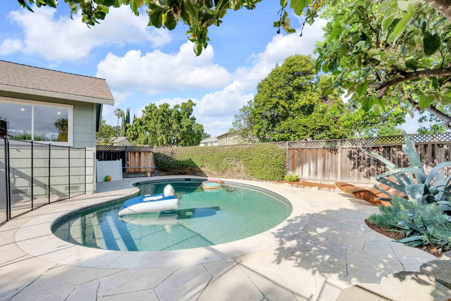 1060 Shandwick Court