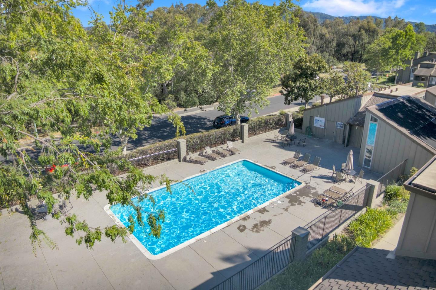 107 Charter Oaks Circle