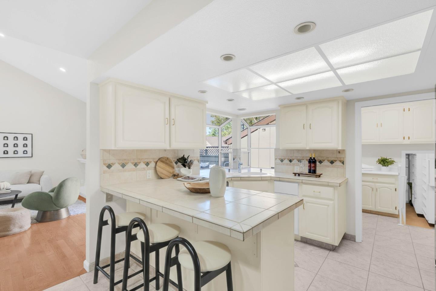 107 Charter Oaks Circle