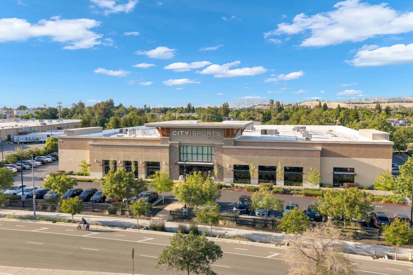 3900 Thousand Oaks Drive