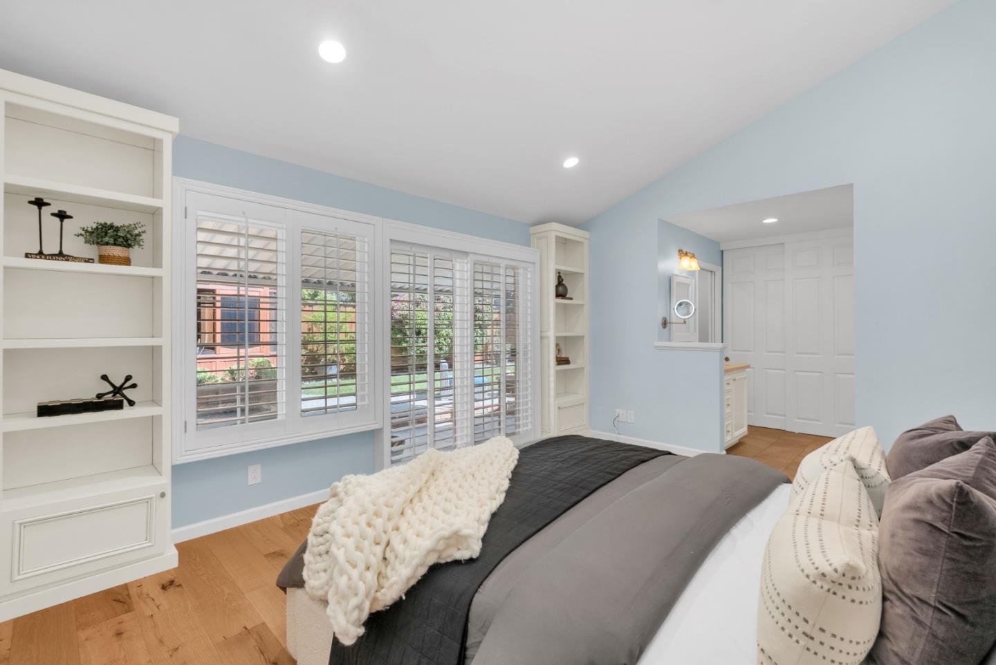 3900 Thousand Oaks Drive