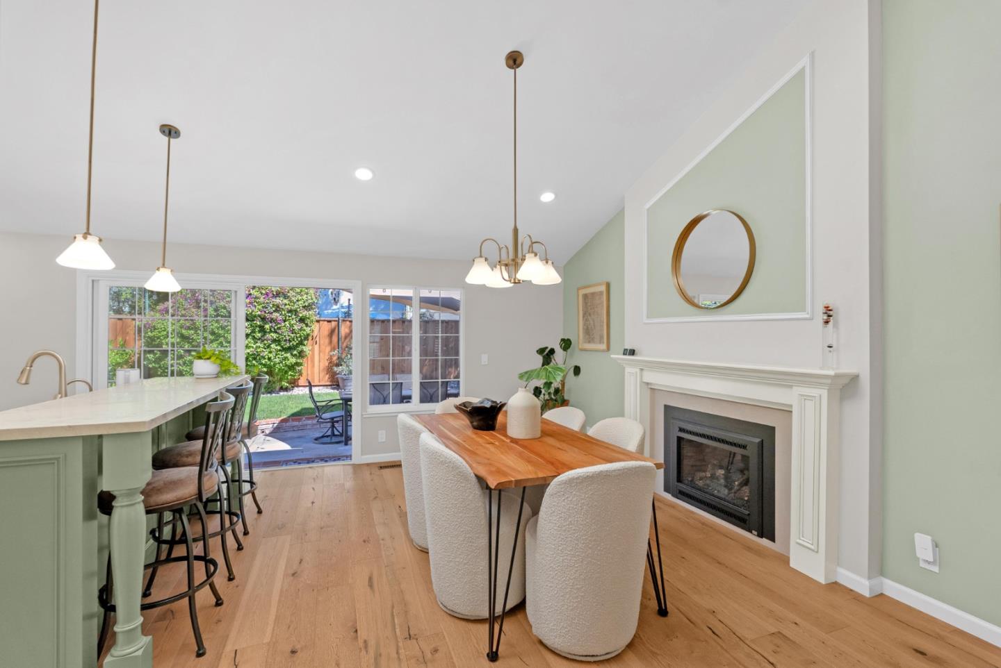 3900 Thousand Oaks Drive