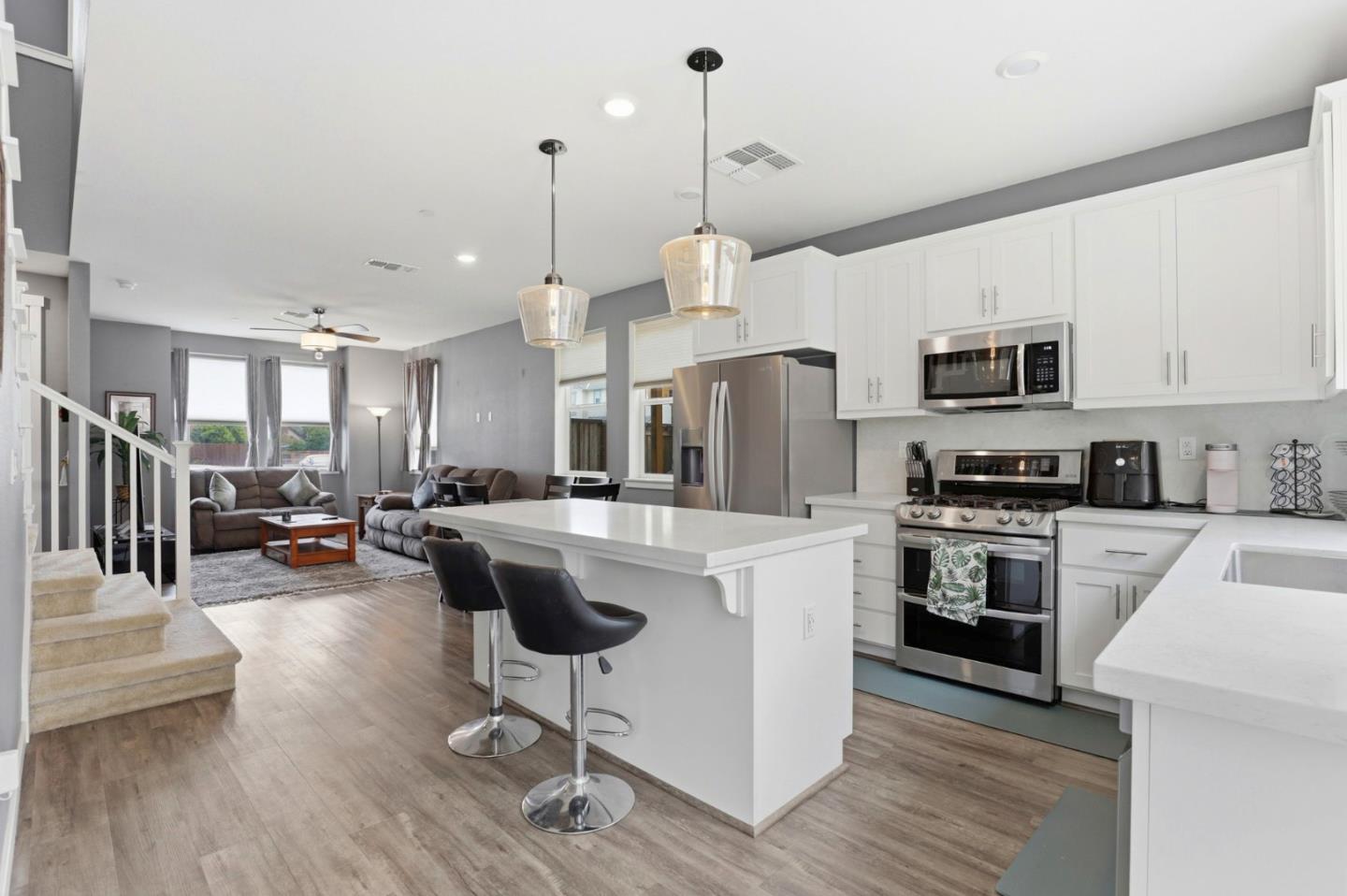 894 Brennan Way