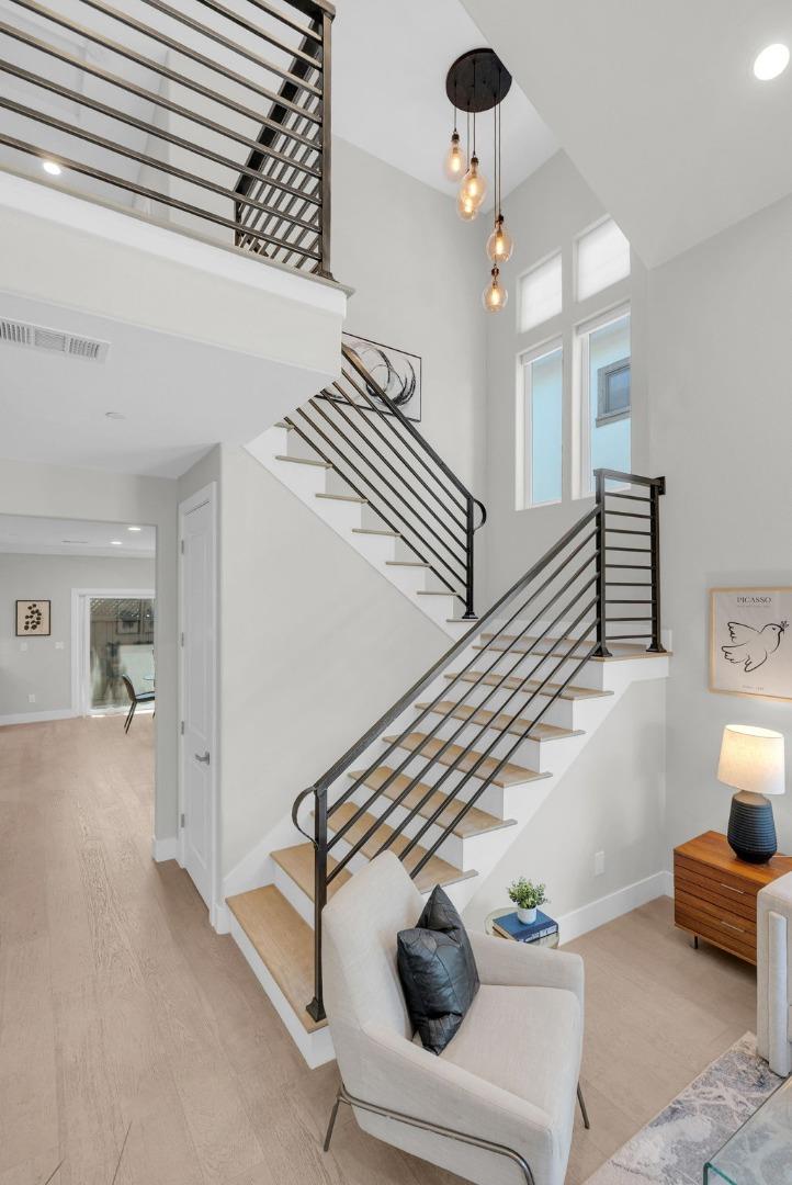 1643 Monroe