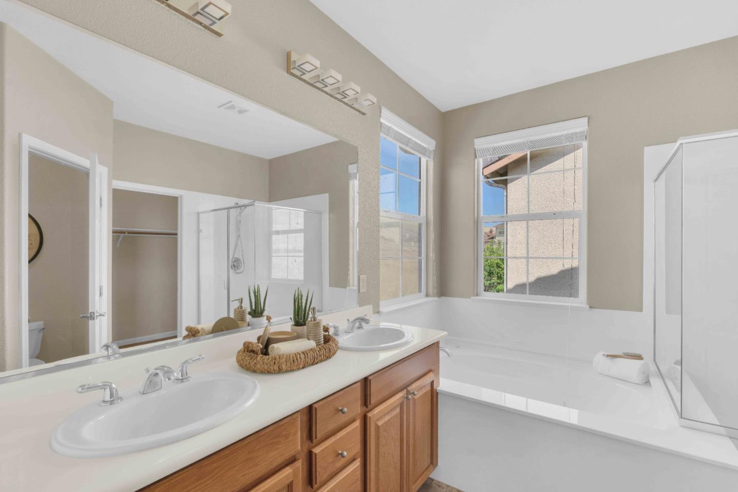 7054 Goldenspur Loop