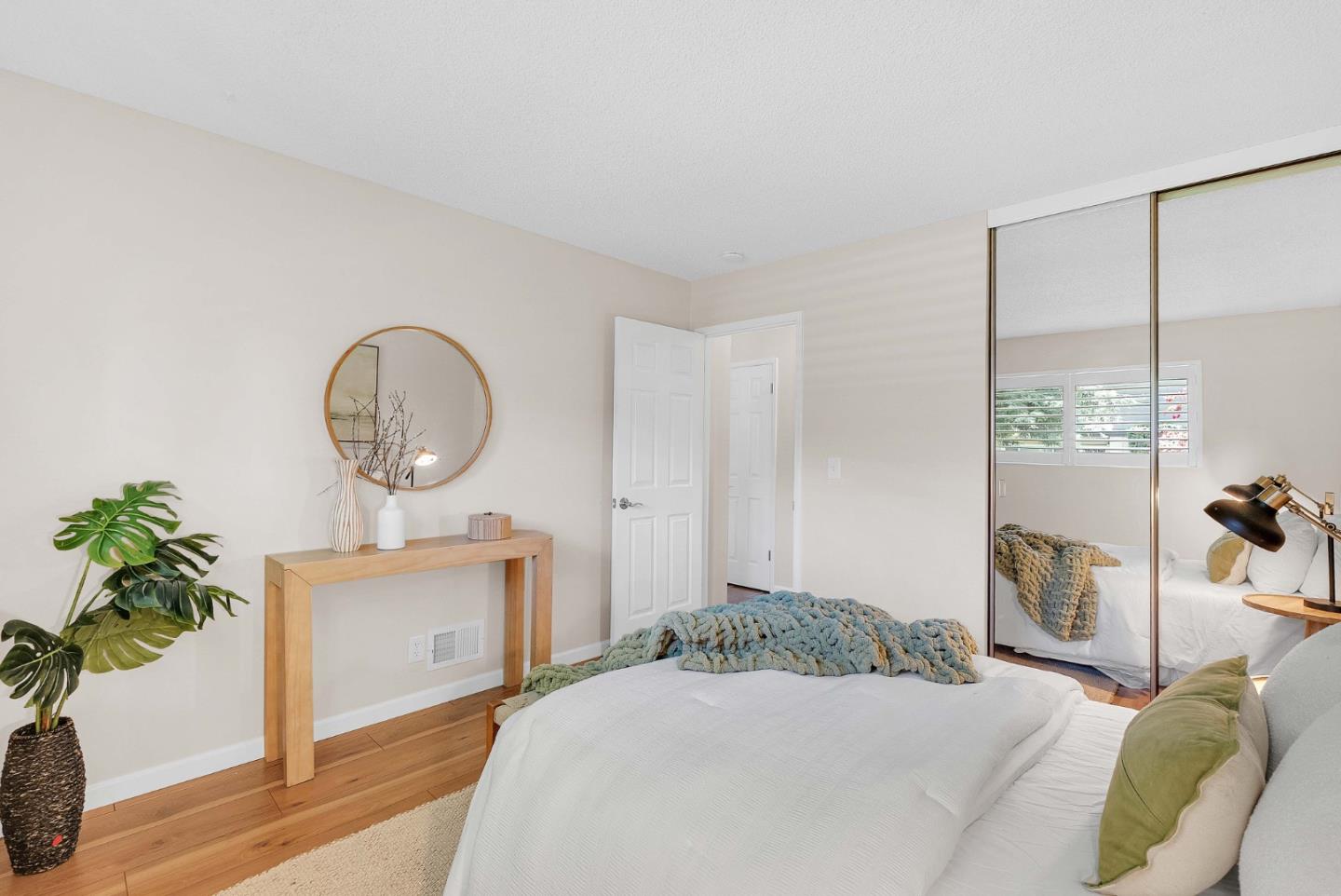 3625 Oxford Common