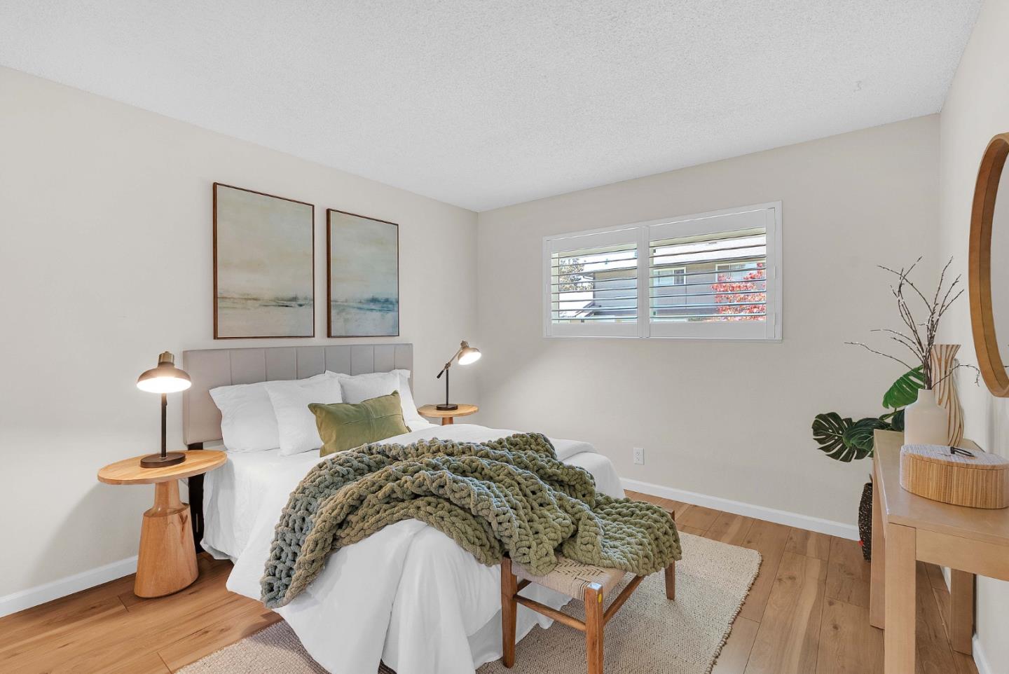 3625 Oxford Common