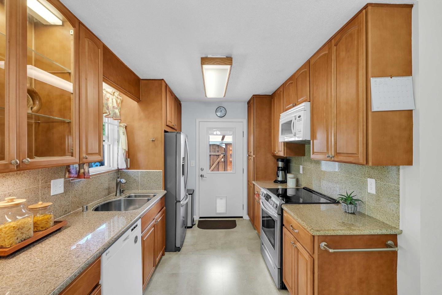 3625 Oxford Common