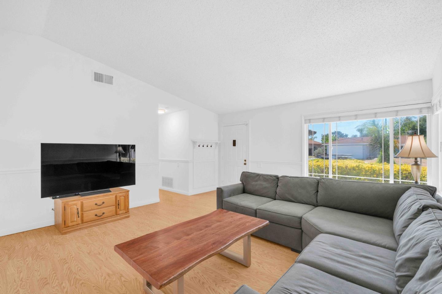 2876 2876 White Acres Drive
