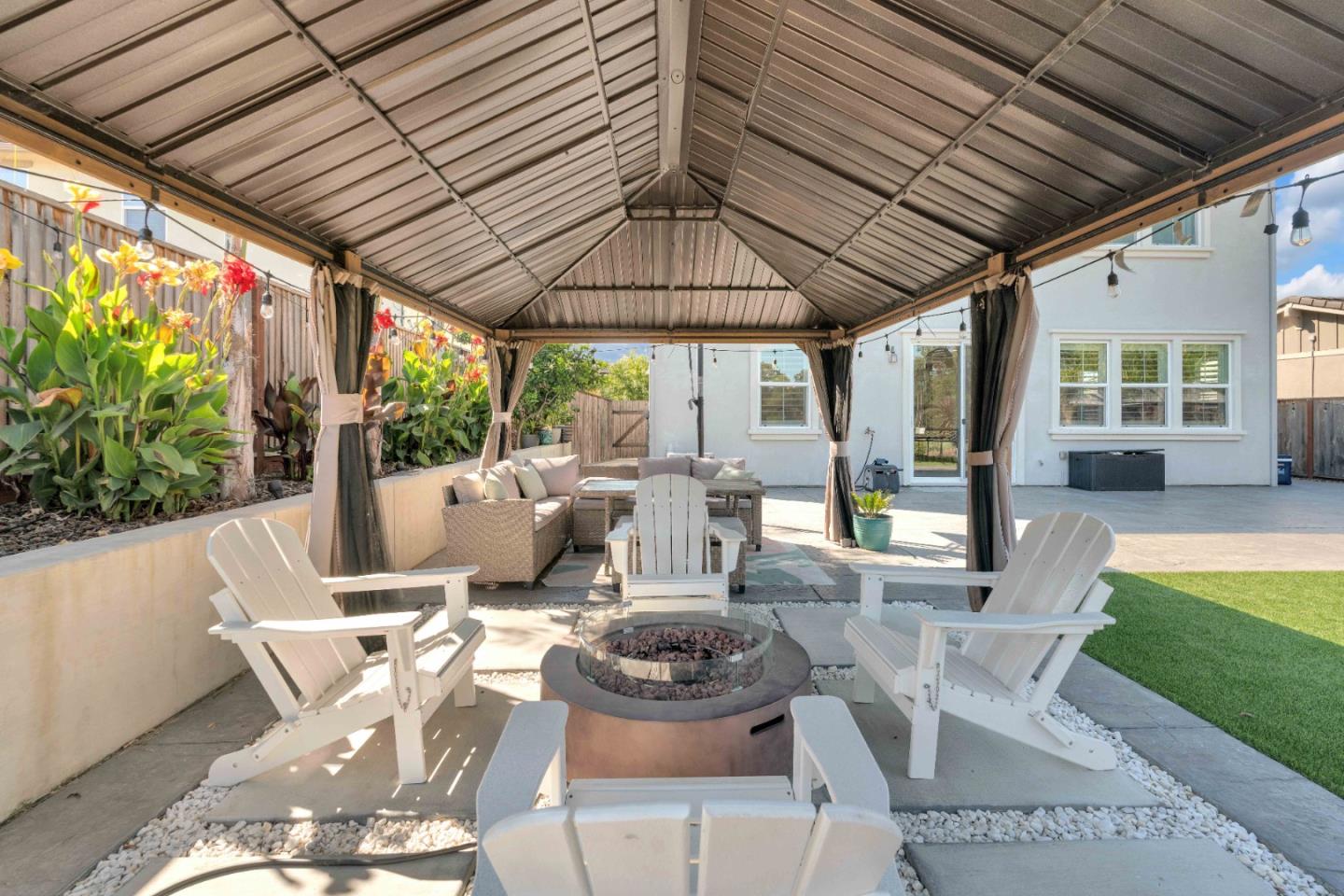 7040 Vintner CT