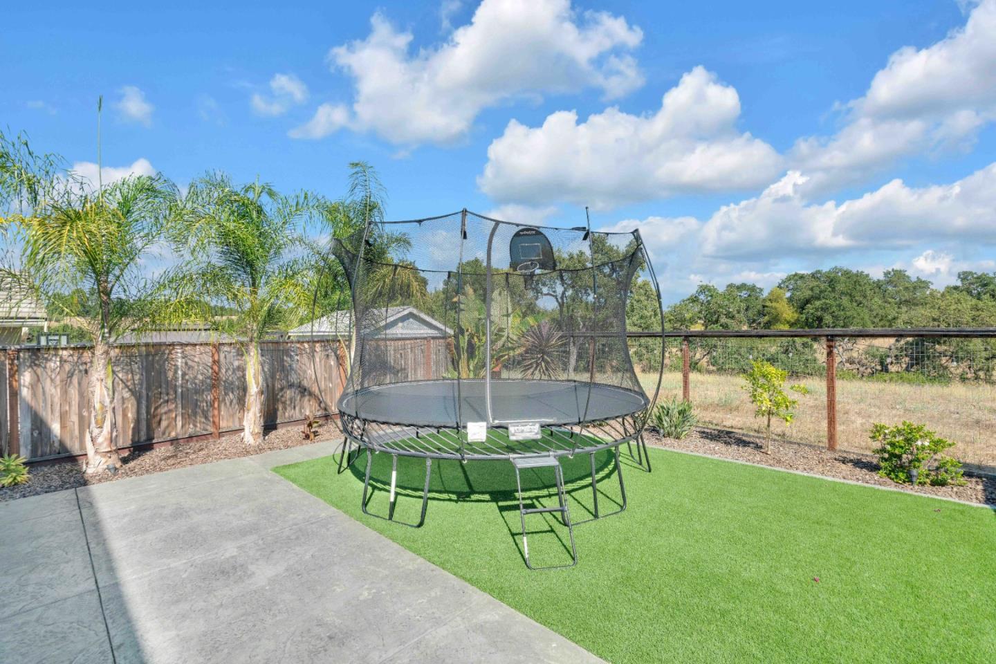 7040 Vintner CT