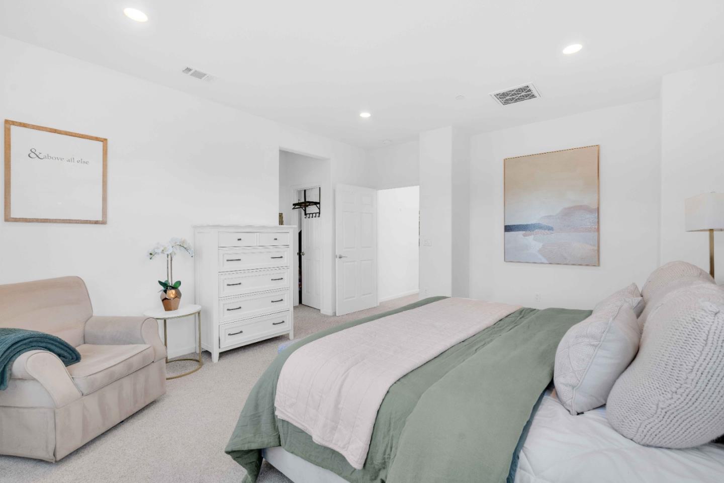 7040 Vintner CT