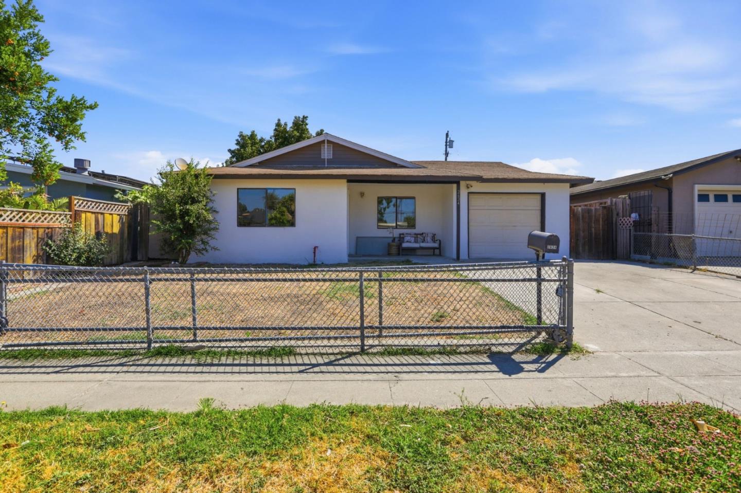 2624 Othello AVE