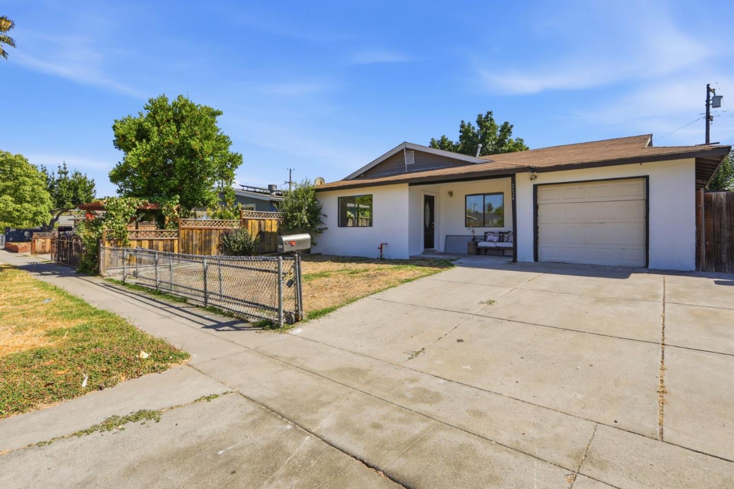 2624 Othello AVE