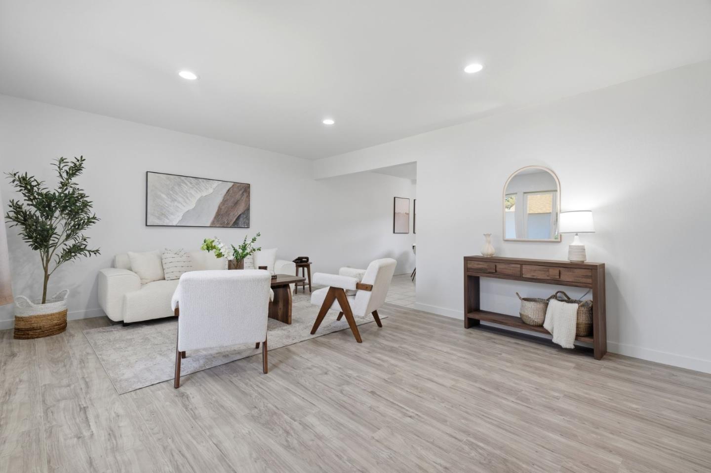 139 Aguacate CT