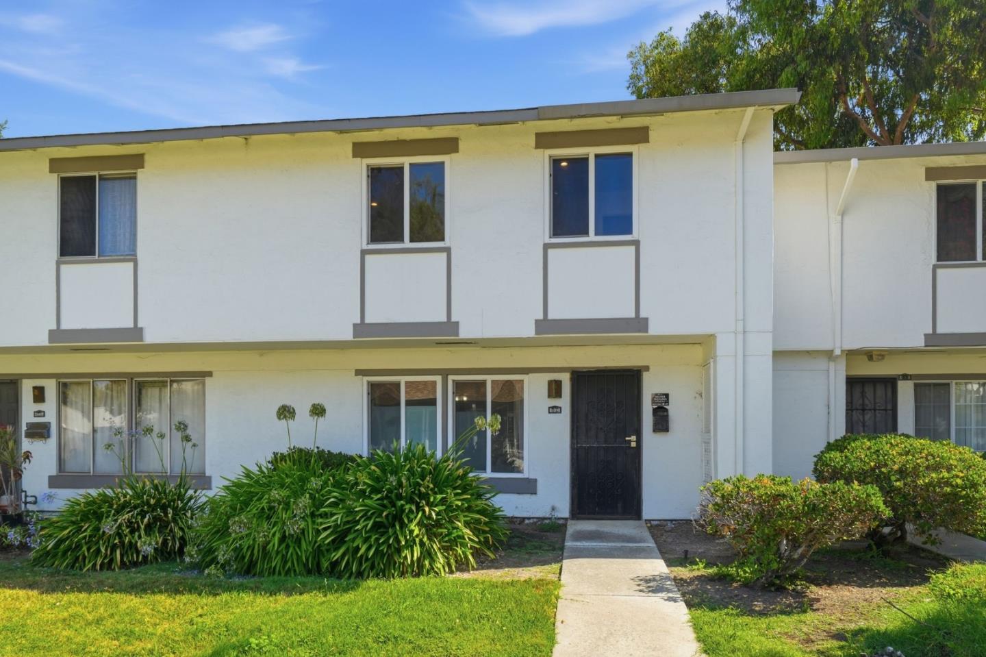 139 Aguacate CT
