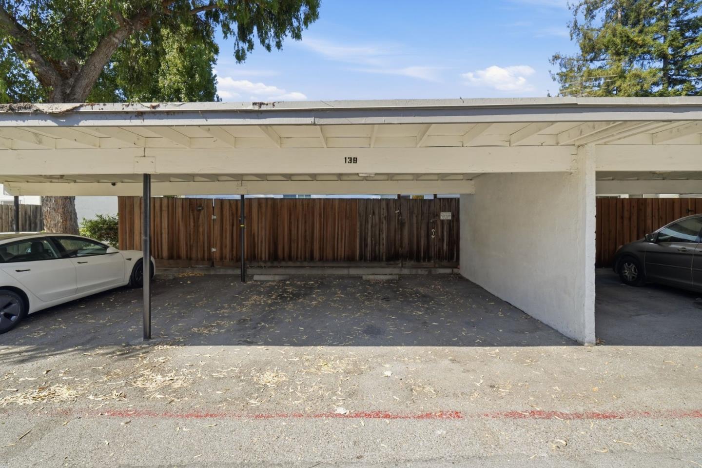 139 Aguacate CT