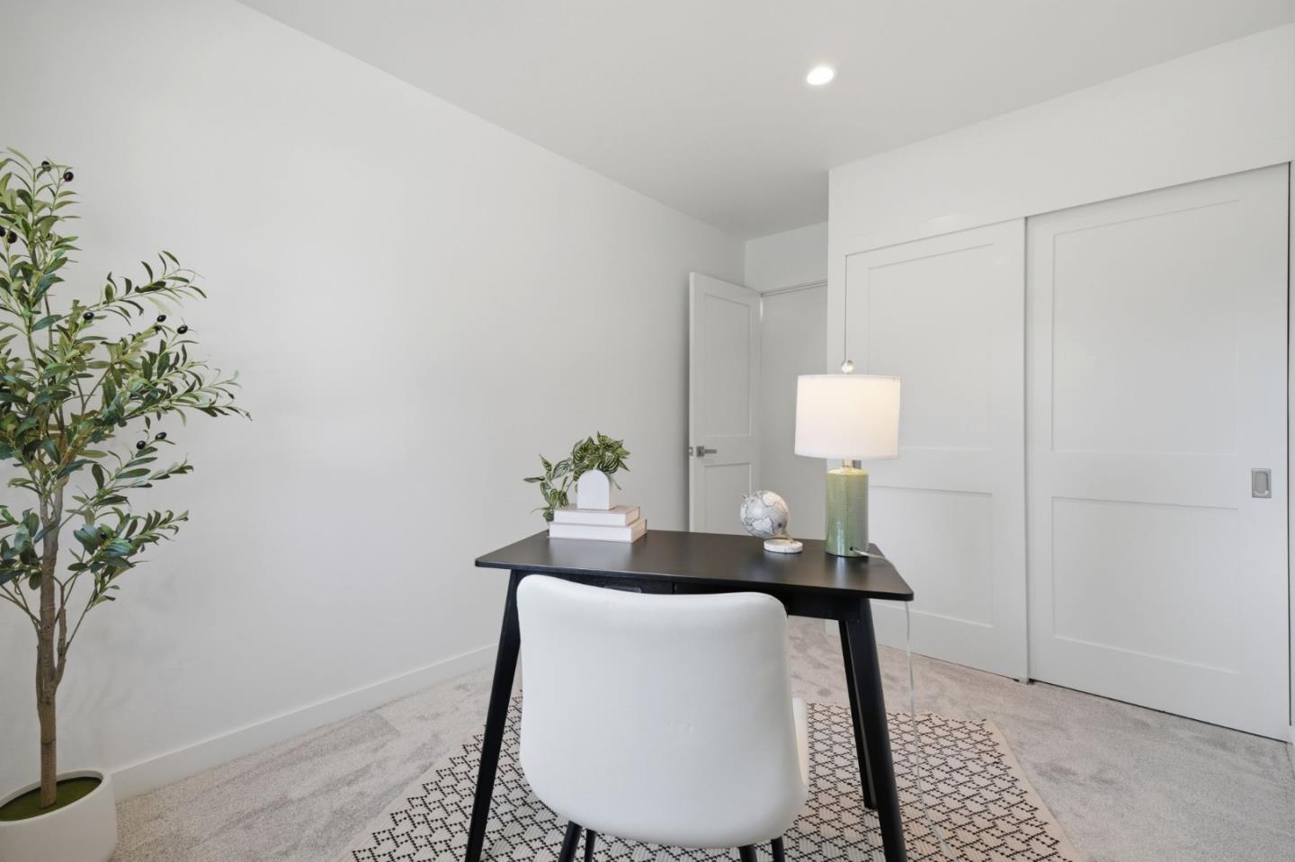 139 Aguacate CT