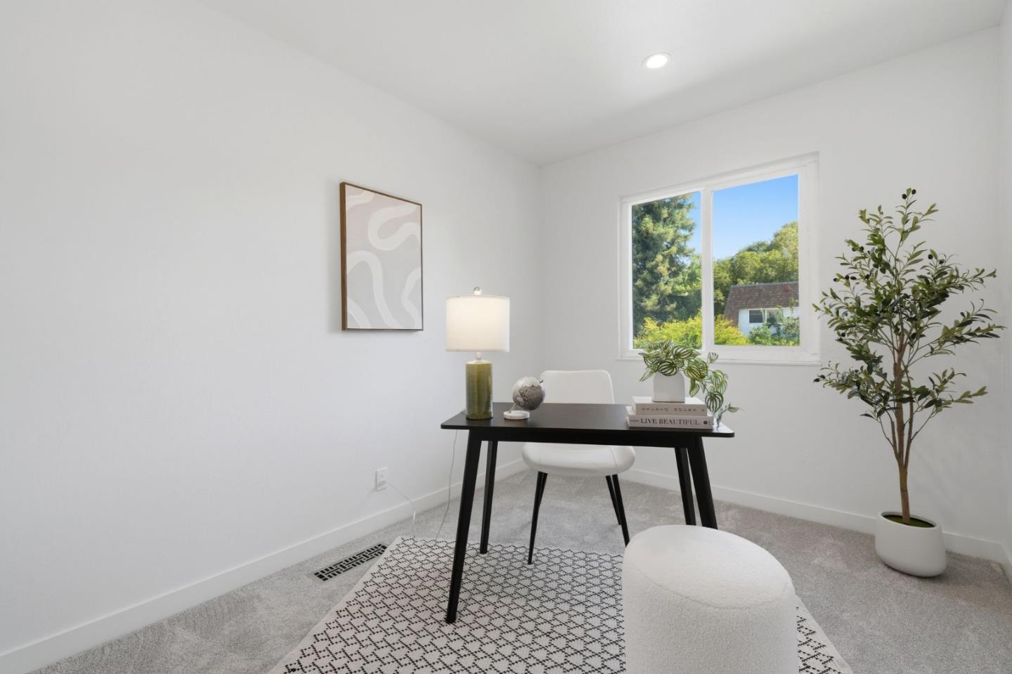 139 Aguacate CT