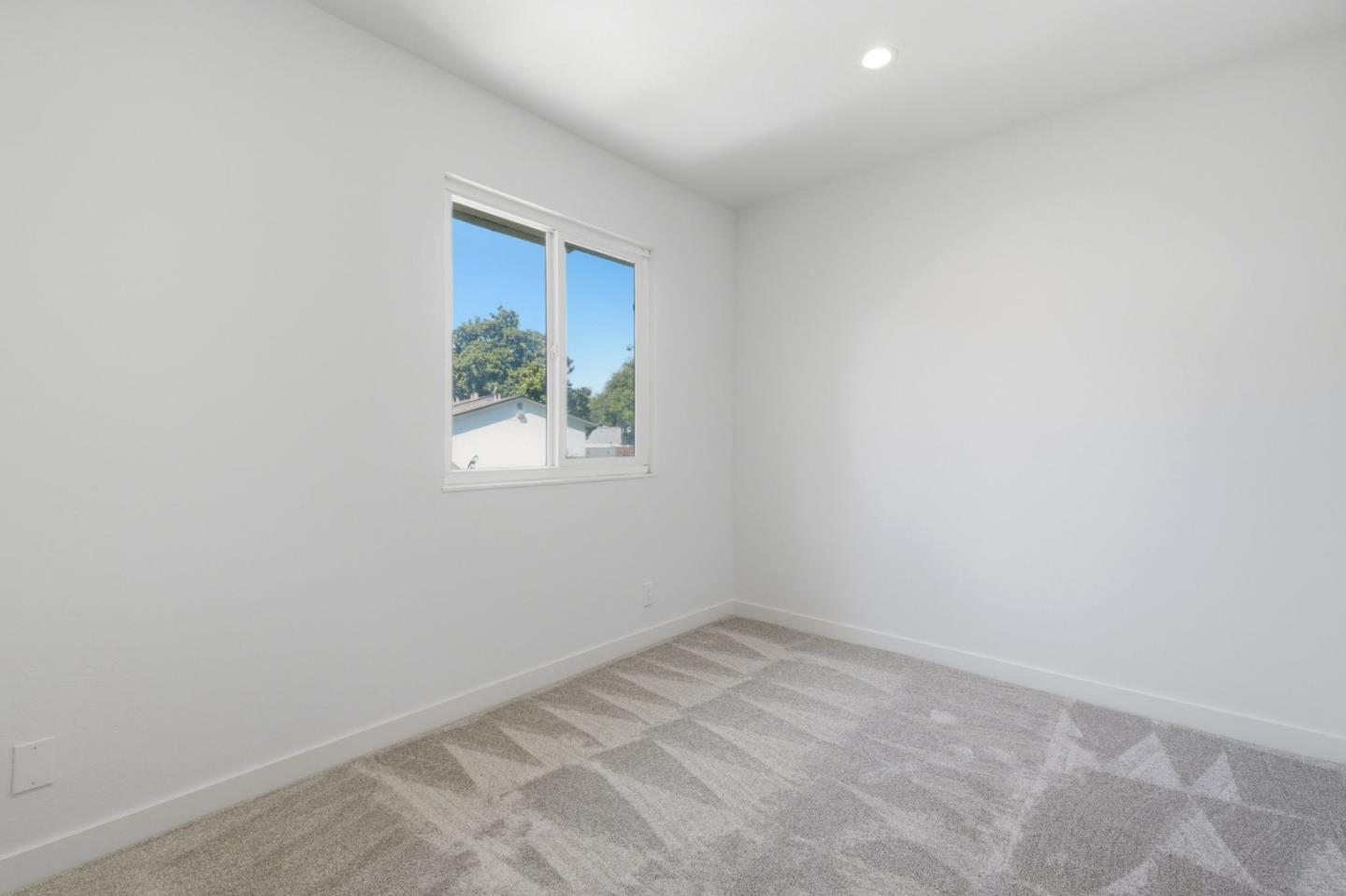 139 Aguacate CT