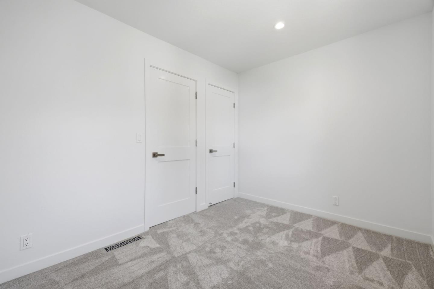 139 Aguacate CT