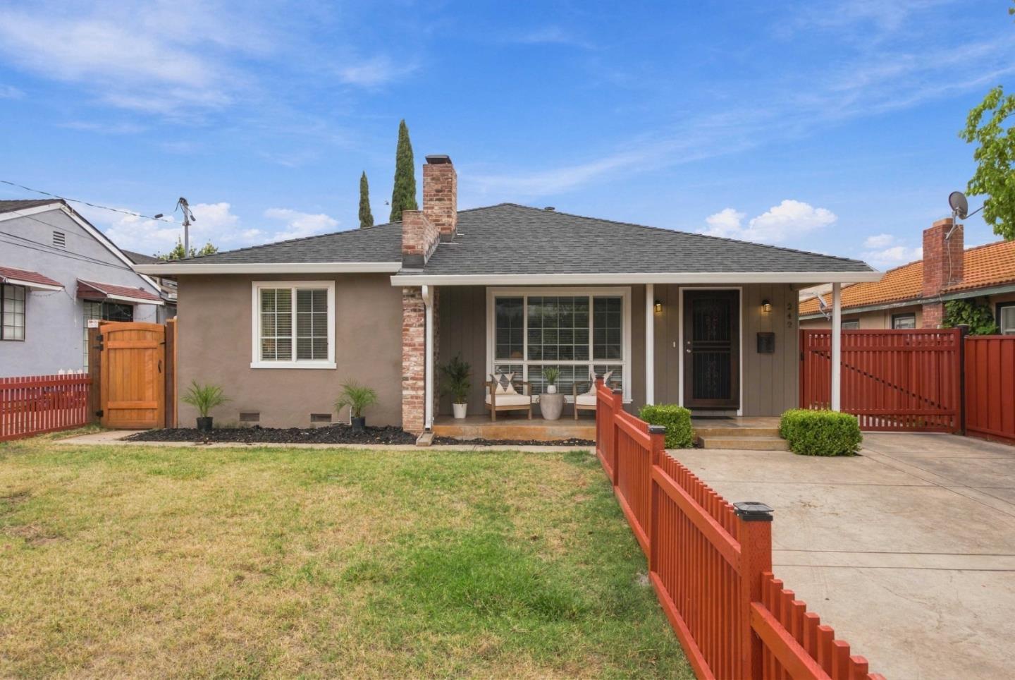 242 Laumer AVE