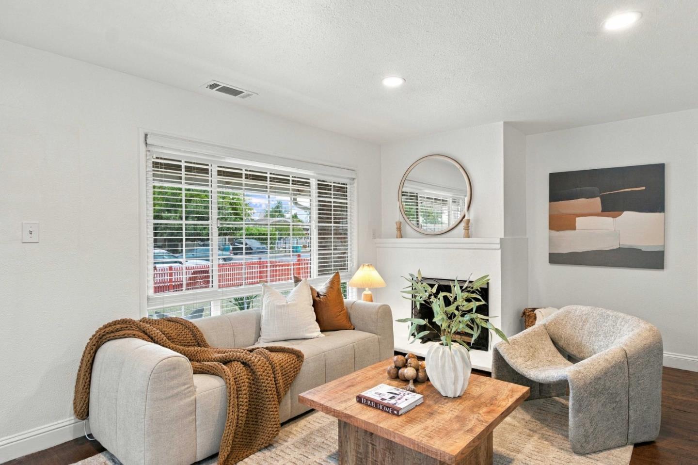 242 Laumer AVE