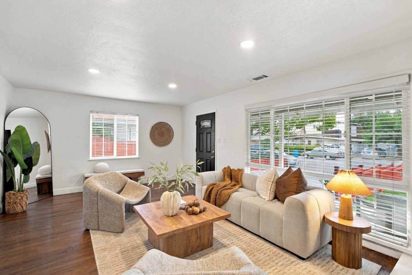 242 Laumer AVE