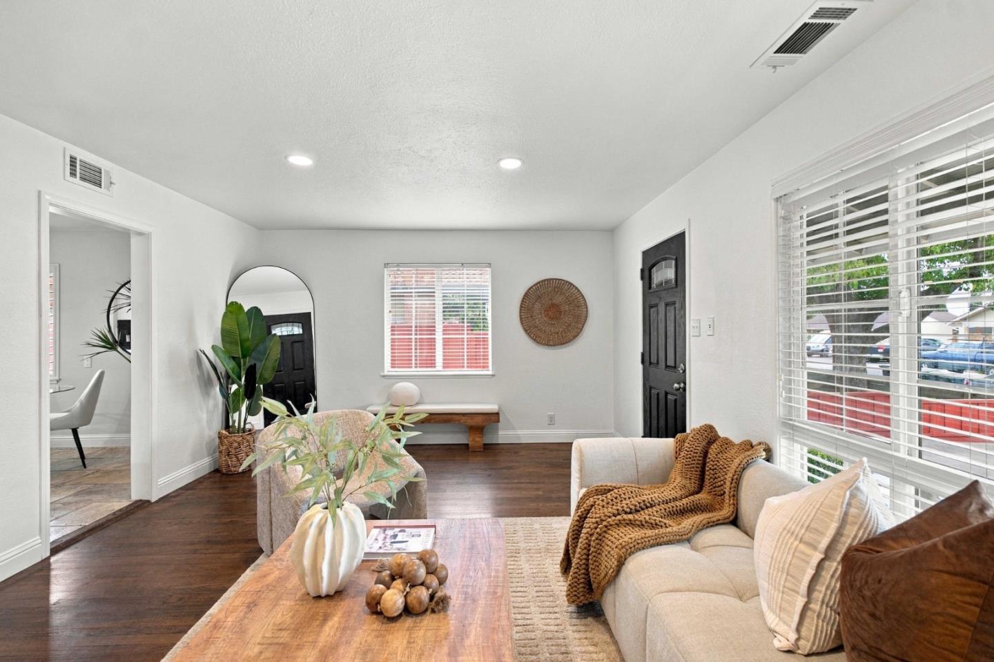 242 Laumer AVE