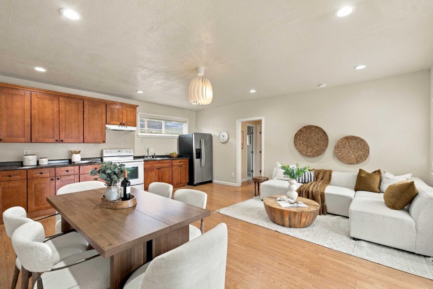 242 Laumer AVE