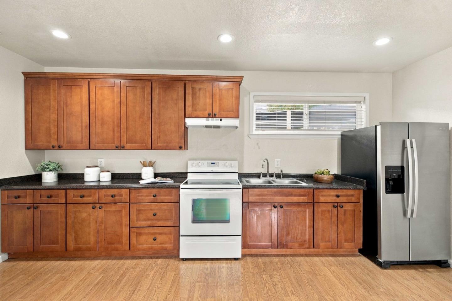 242 Laumer AVE