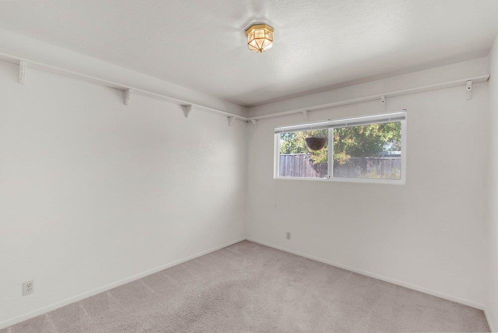 2141 Tamie LN