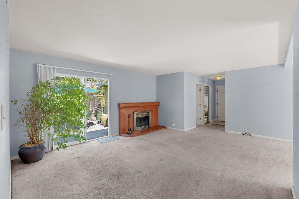 2141 Tamie LN