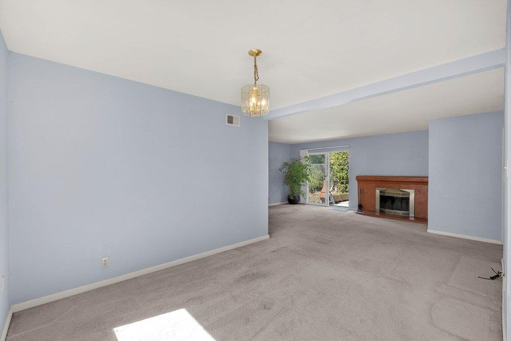 2141 Tamie LN