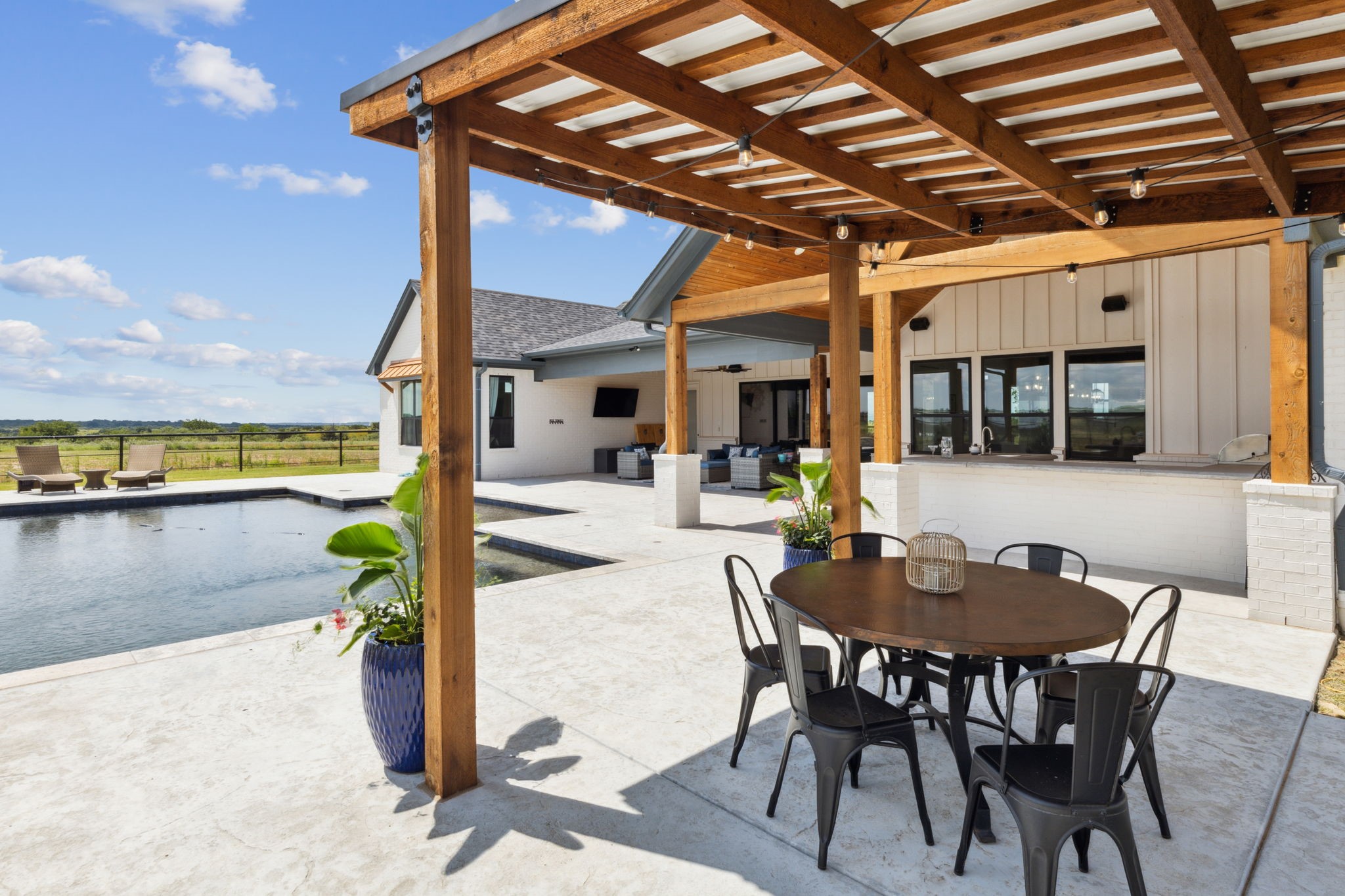 408 Royal Santana Run