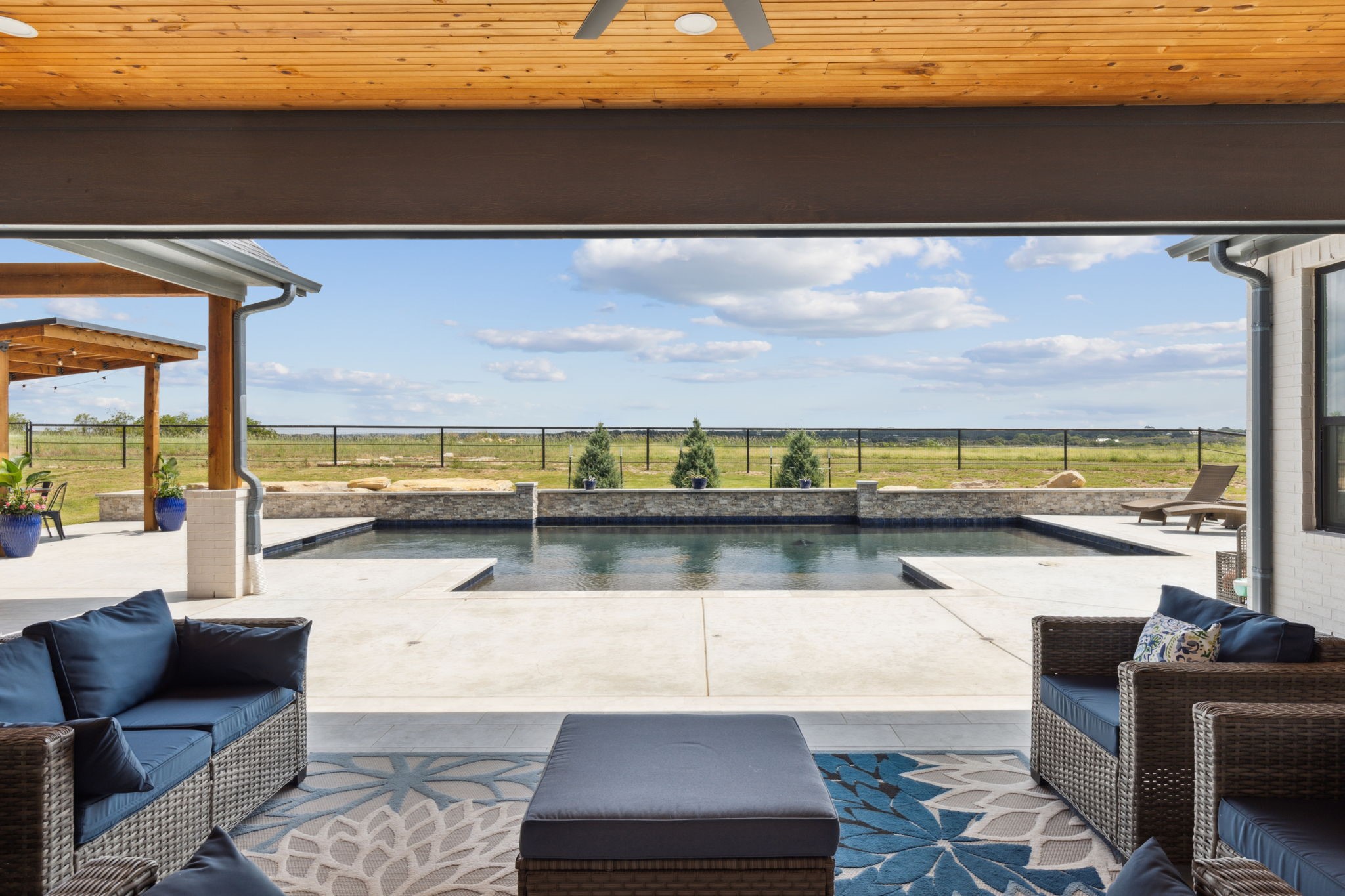 408 Royal Santana Run