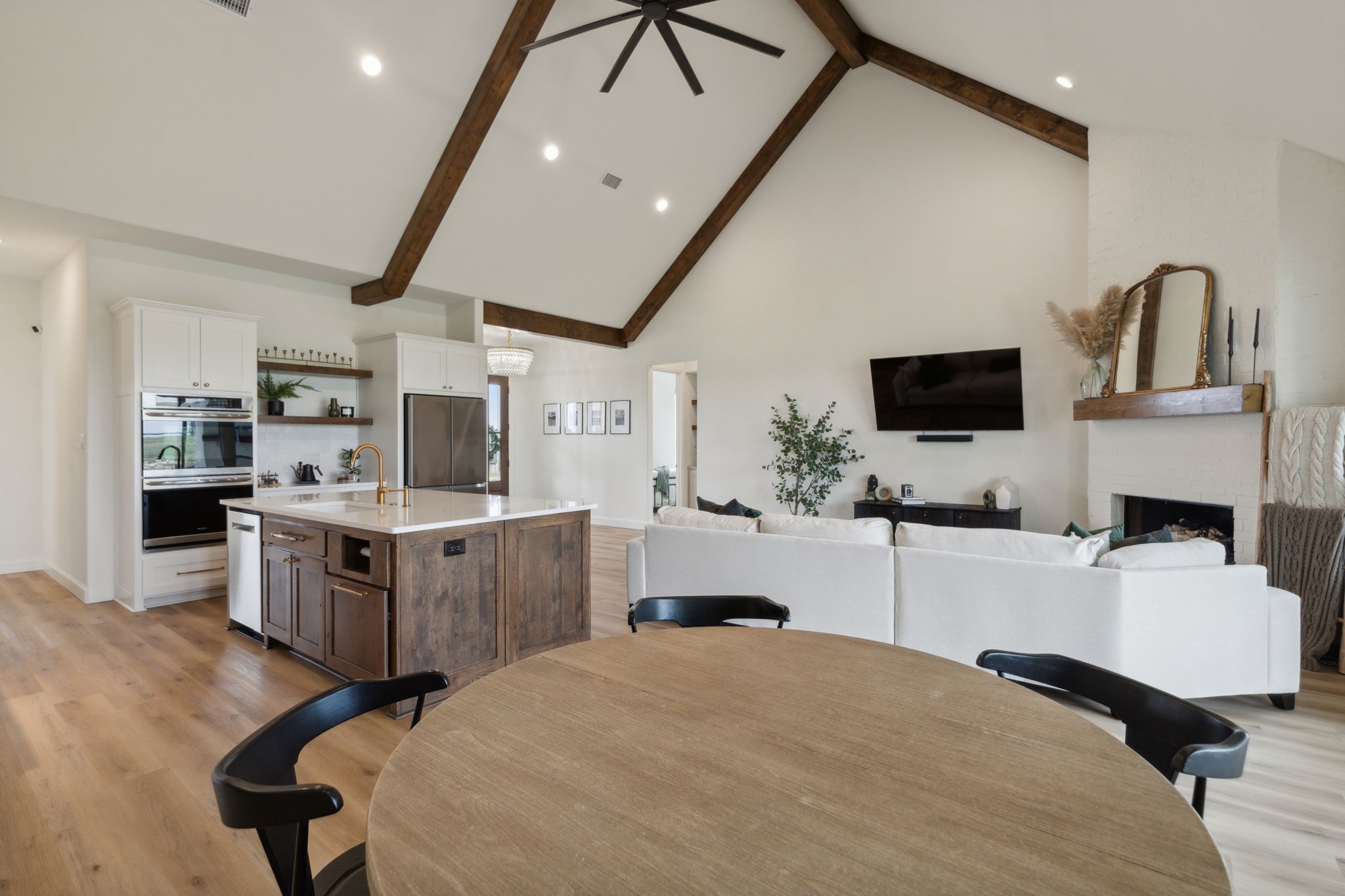 2037 Eagles Ridge Drive