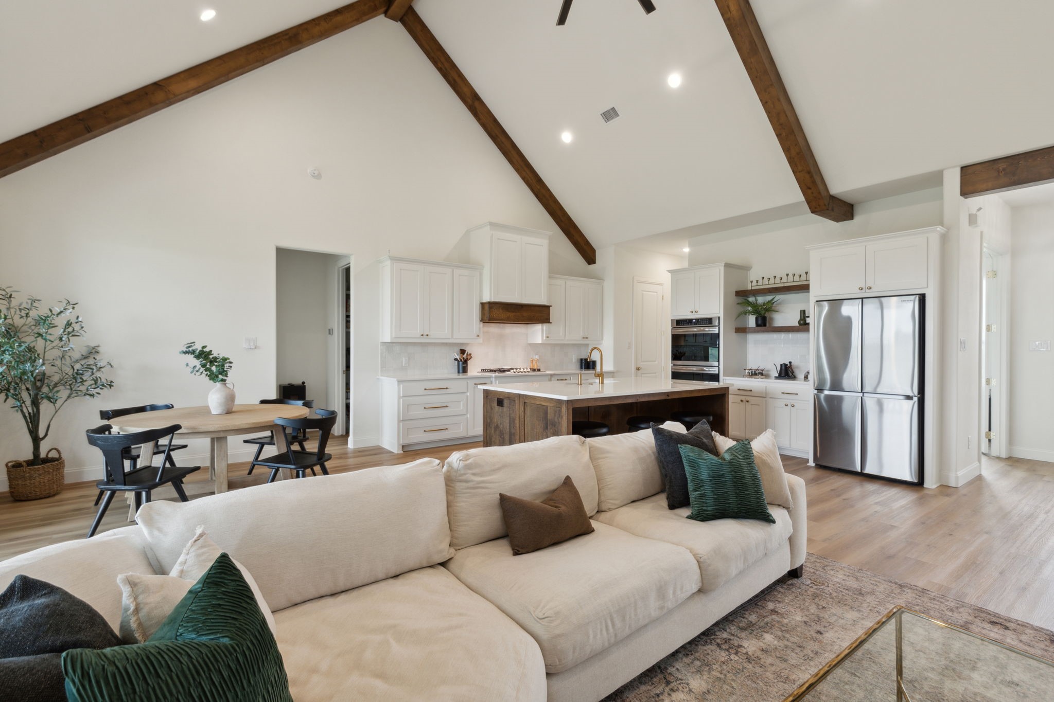 2037 Eagles Ridge Drive