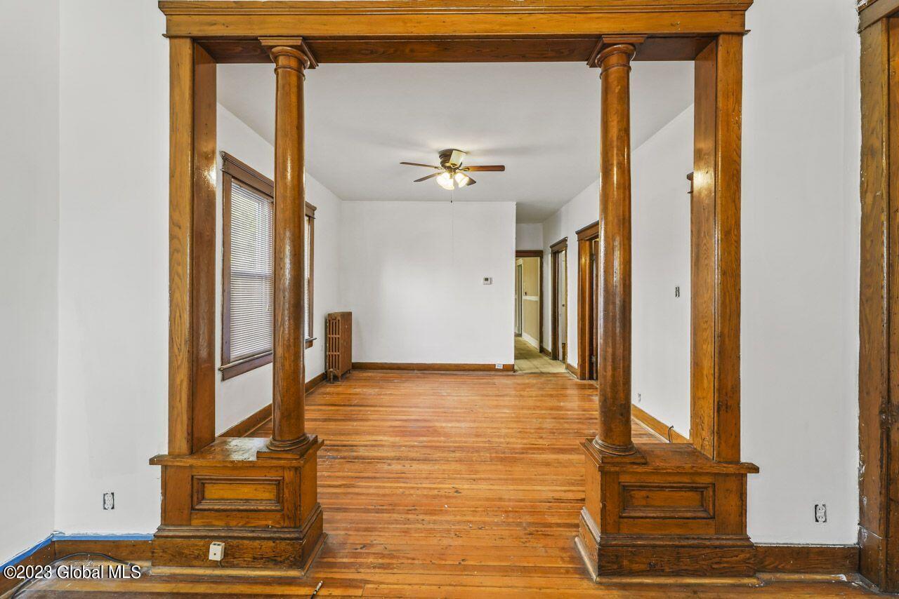 18 Dudley Heights